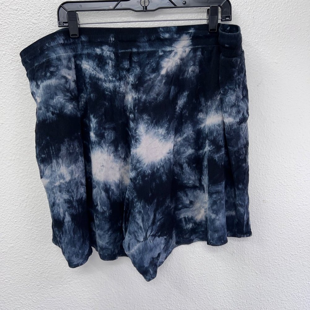 Torrid black blue elastic waist womens shorts Size: 2X - Picture 6 of 7